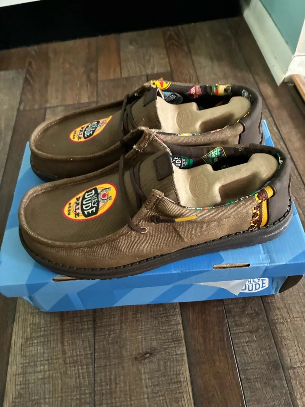 Hey Dude Wally Octoberfest sz 11 Men’s Brown Casual Canvas Shoes nib